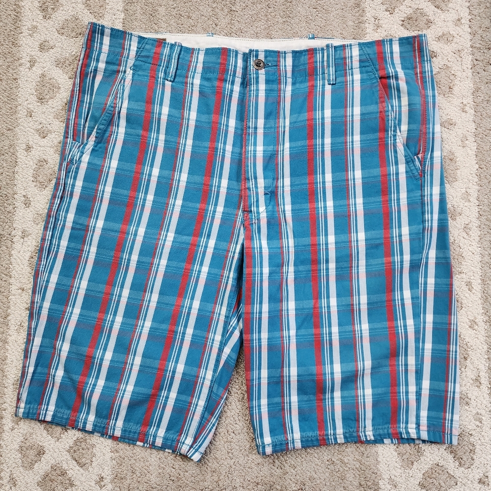 Levi's Plaid Chino Shorts--EUC